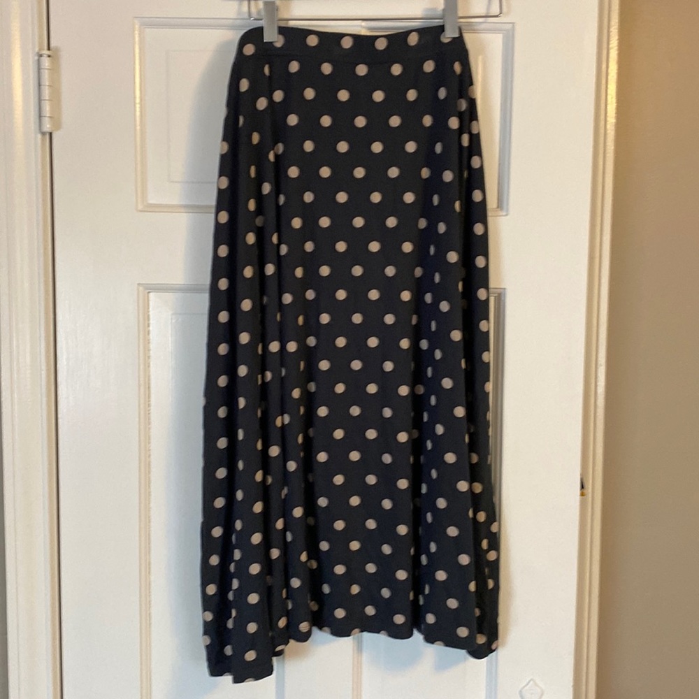 Boden navy and tan polka dotted skirt
